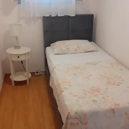 Apartment Bepo Seget Vranjica